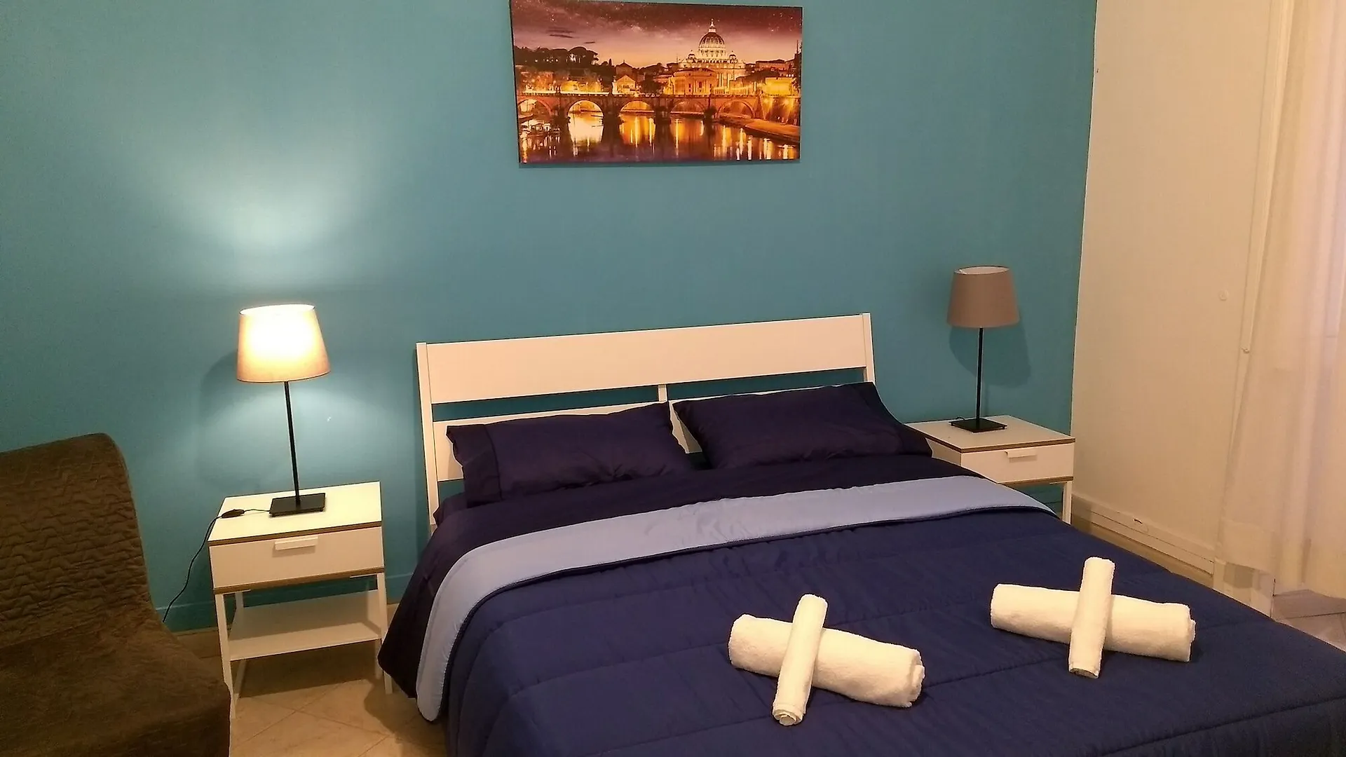 ***  Amoraroma, Economy Guest House With Shared Bathrooms Italy
