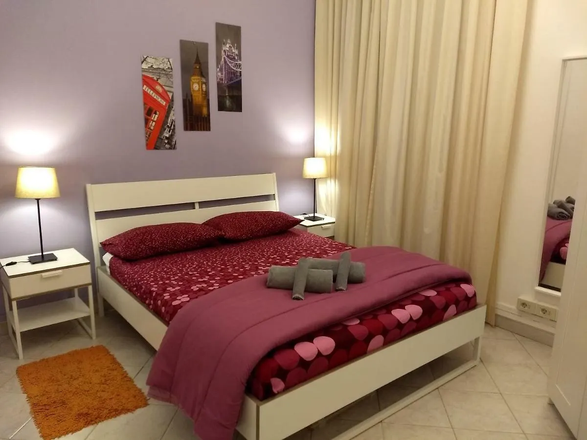 Amoraroma, Economy Guest House With Shared Bathrooms Italy