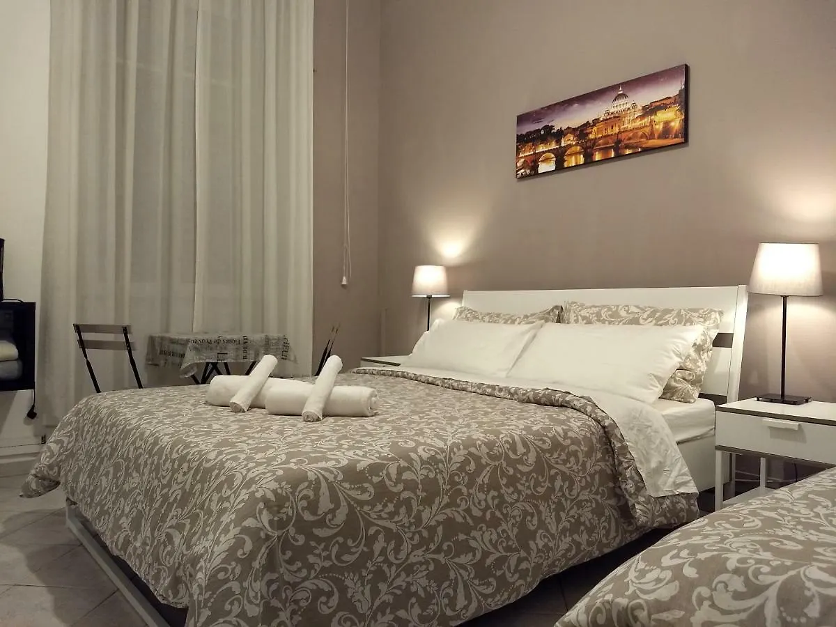 Amoraroma, Economy Guest House With Shared Bathrooms 3*, Rome Italy