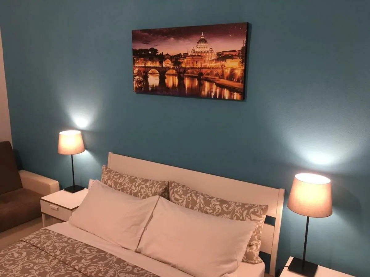 Amoraroma, Economy Guest House With Shared Bathrooms 3*, Rome Italy