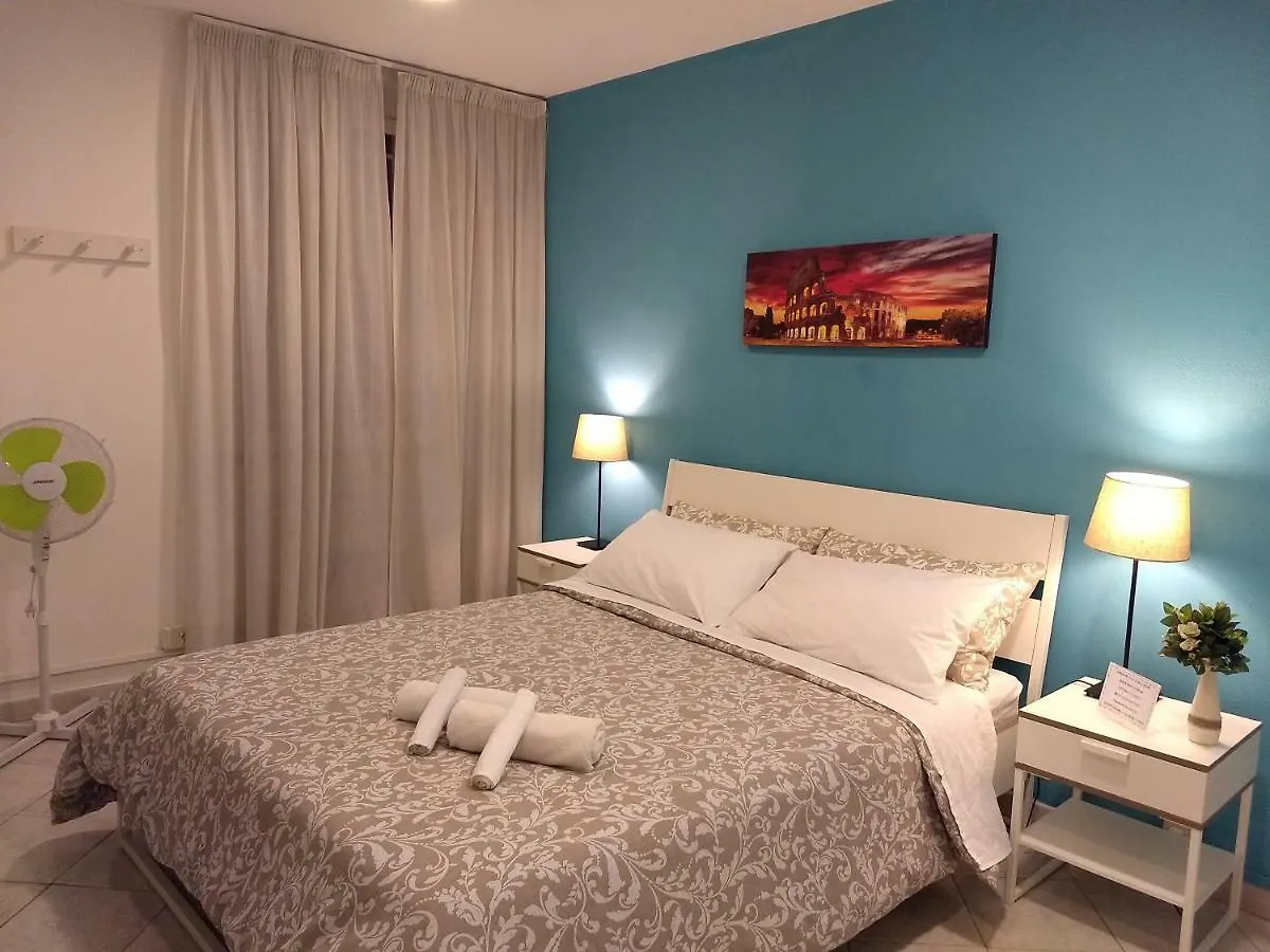 Amoraroma, Economy Guest House With Shared Bathrooms Italy